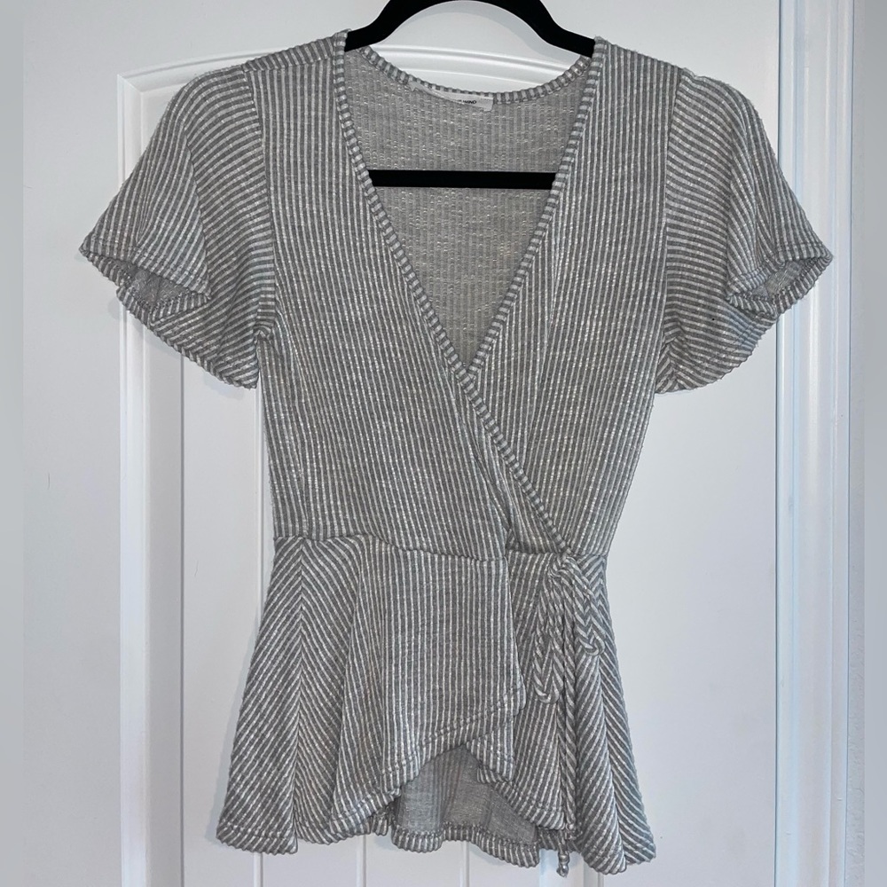Caution to the Wind front tie short sleeve.
